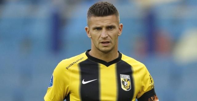 竞争激烈的 竞争激烈的