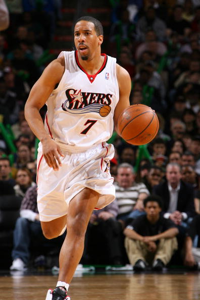 队增添一股 队增添一股