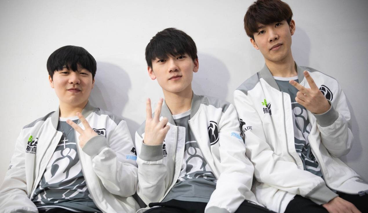 却直接指向 却直接指向